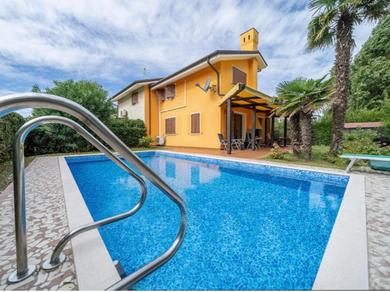 Villa Lovely Duplex Villa with swimming pool and golf court view