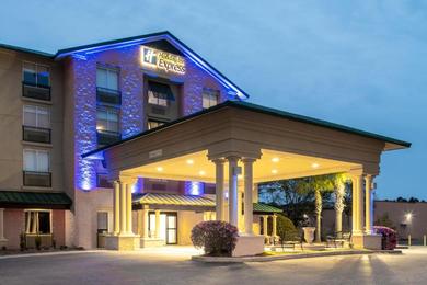 Отель Holiday Inn Express Hotel & Suites Bluffton at Hilton Head Area, an IHG Hotel