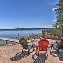 Holiday home Lakefront Manitou Cottage Near Dwtn Suttons Bay!