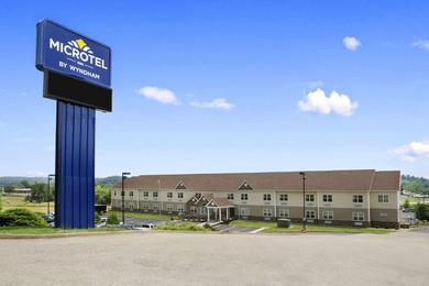 Отель Microtel Inn & Suites By Wyndham Mineral Wells/Parkersburg