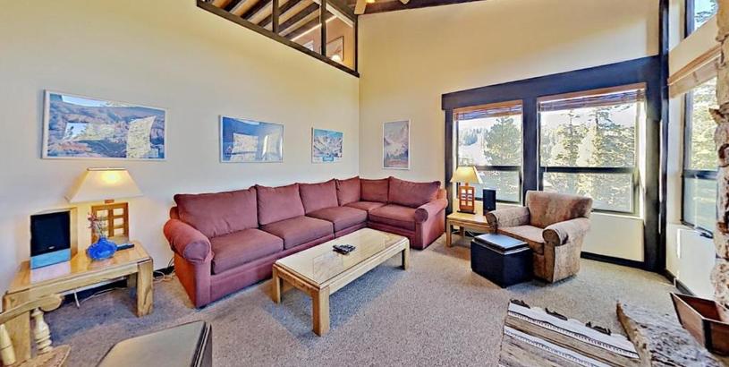 Apartments Slopeside Four Bedroom Homes at 1849 Condos - Free Wifi & Parking!