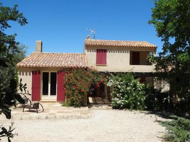 Дом отдыха Nice house with private pool in the Parc du Luberon, Grambois