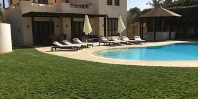 Villa Extremely Private Villa with Optional Pool Heating