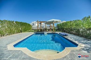 Апартаменты Luxurious villa with private swimming pool in Sahl Hasheesh