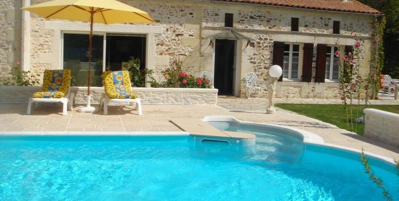 Holiday home Maison d'une chambre avec piscine partagee terrasse et wifi a Bussac Foret
