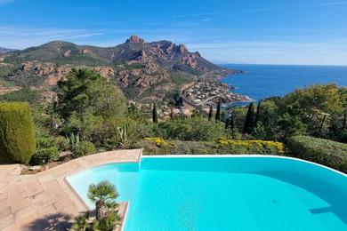 Вилла Villa for 14 people Saint-Raphaël Private pool Sea view