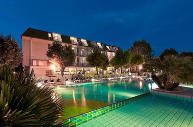 Отель Hotel Paris Resort
