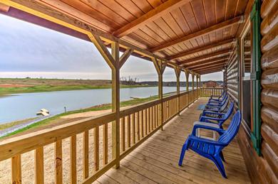 Holiday home Quiet Lakefront Escape with Fire Pit, Trails and Dock!