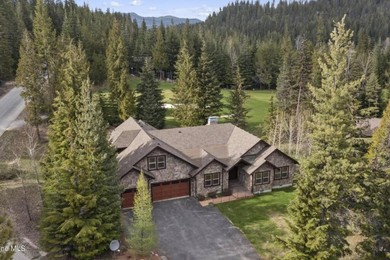 Beautiful Priest Lake Home on the Golf Course