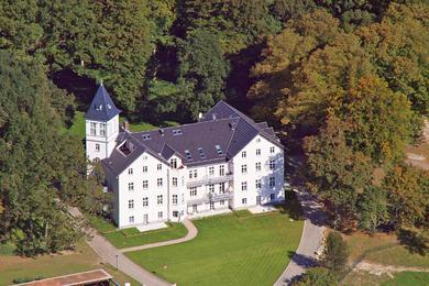 Апартаменты Jagdschloss Hohen Niendorf