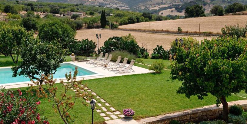 Villa Rigolizia Villa Sleeps 12 Pool Air Con WiFi
