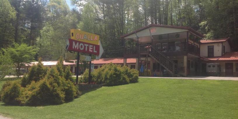 Motel Qualla Cabins and Motel Cherokee near Casino