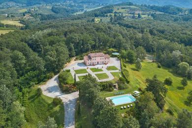 Villa Segromigno in Monte Villa Sleeps 14 with Pool and Air Con