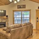 Holiday home Lakeside Resort Retreat with Pool Access and Deck!