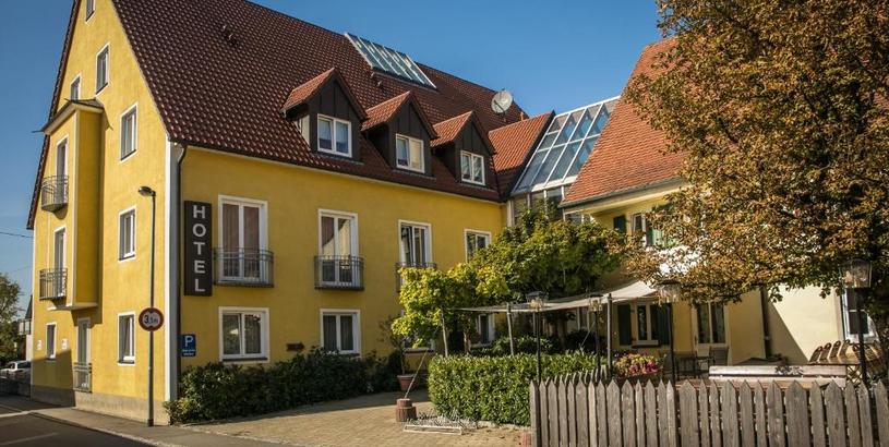 Отель Neumaiers Hirsch -Gasthof und Landhotel