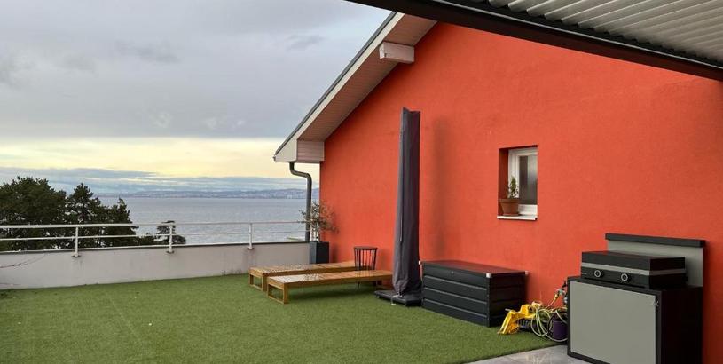 Holiday home IMMODREAMS - L'Attik with lake views and 80m2 terrace