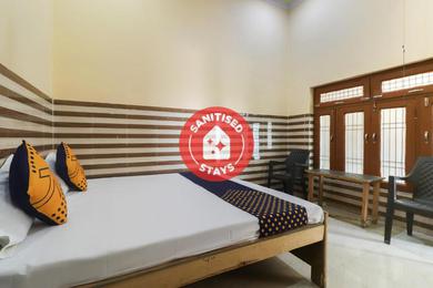 Hotel SPOT ON 67702 Shri Krishna Resort