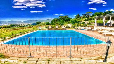 Villa Spoleto By The Pool : Whole Villa - Sleeps 24