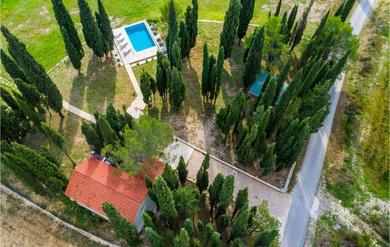 Amazing home in Gruda with Outdoor swimming pool, WiFi and 2 Bedrooms