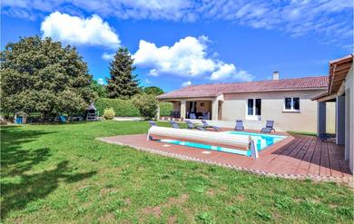 Holiday home Amazing home in Saint Laurent la Vernede with Outdoor swimming pool, WiFi and 4 Bedrooms