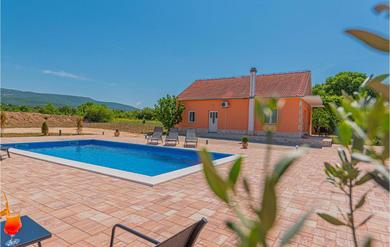 Holiday home Amazing home in Trbounje with Outdoor swimming pool, WiFi and 3 Bedrooms