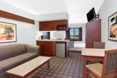 Отель Microtel Inn & Suites by Wyndham Rapid City