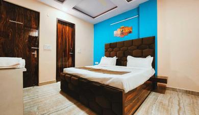 Hotel OYO SP Rooms Near Jahangirpuri Metro Station