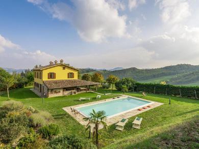 Villa in Piandimeleto with hot tub mid May end Sept