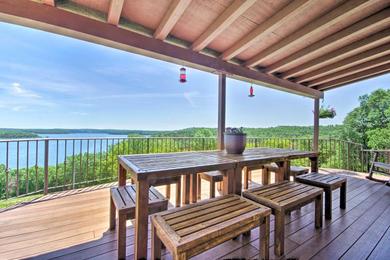 Holiday home Lake Norfork Home with Waterview Patio and Balcony