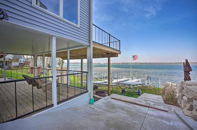 Holiday home Waterfront Albion Home with Game Room and Deck!