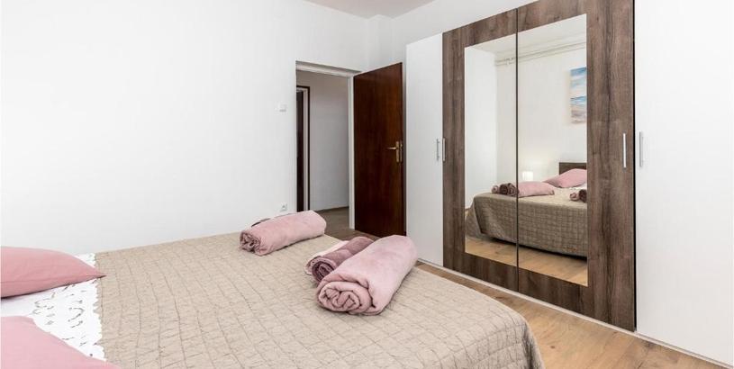 Hotel Stunning Apartment In Mucici With Wifi And 2 Bedrooms 2