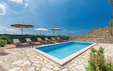 Holiday home Nice Home In Momjan With 4 Bedrooms, Wifi And Heated Swimming Pool