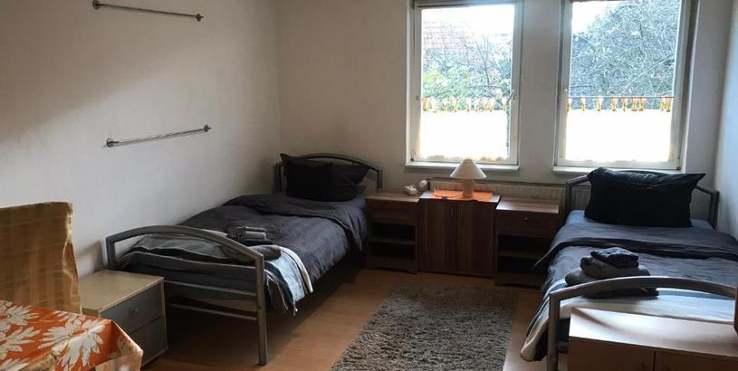 Apartments einfache Monteur Wohnung mit Küche ohne WIFI 3 Schlafzimmer in Salzgitter Thiede