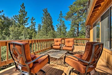 Pine Mountain Club Cottage with Wraparound Deck!