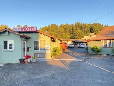 Отель Johnston's Motel