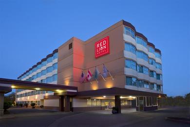 Отель Red Lion Hotel Seattle Airport
