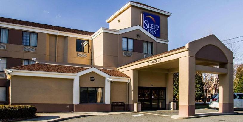 Отель Sleep Inn Airport - Billy Graham Parkway