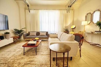 Apartments Experience Golden Age Hollywood Glamour in Downtown LA!