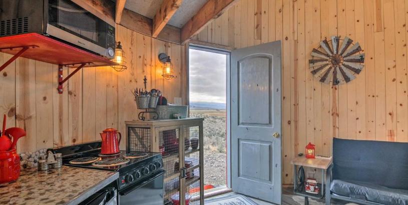 Holiday home Unique Tin Cabin with Mtn Views in Antimony!