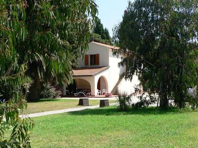 Hotel A semi-detached bungalow with AC near the coast of Tuscany