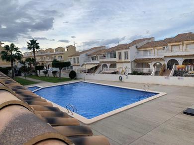 Apartments Adosado tranquilo con piscina y vistas al mar