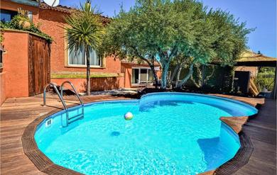 Дом отдыха Amazing Home In St-gnies-de-comolas With 2 Bedrooms, Outdoor Swimming Pool And Swimming Pool