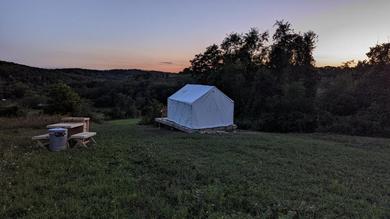 Люкс-шатер Tentrr Signature Site - Regenerative Farm near Pittsburgh