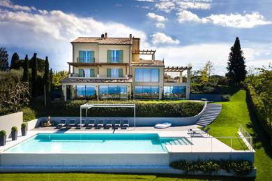 Villa Civitanova Alta Villa Sleeps 20 with Pool and Air Con