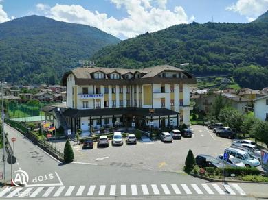 Отель Hotel Rezia Valtellina