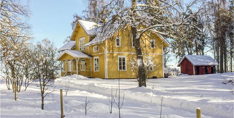 Дом отдыха Nice home in Mullsj with 4 Bedrooms and WiFi