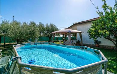 Дом отдыха Nice home in Capezzano Pianore with WiFi and 3 Bedrooms