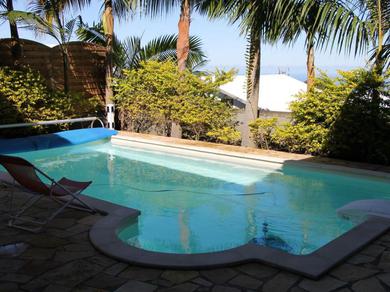 Вилла Villa de 2 chambres avec vue sur la mer piscine privee et jardin clos a Le Tampon