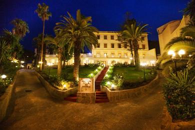 Отель Grand Hotel Villa de France