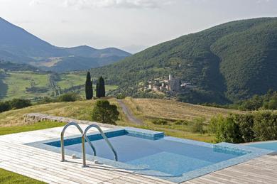 Вилла Antognola Villa Sleeps 14 Pool Air Con WiFi